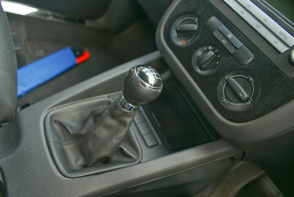 [Mk5 Golf] How To Mk5 Golf Gear Knob Removal D.I.Y Guides and How to Instructions ukmkivs